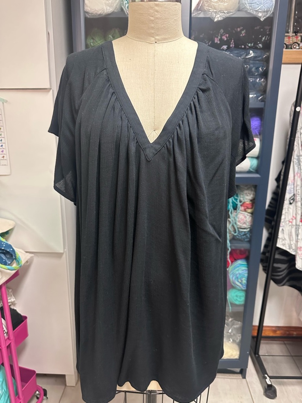 Torrid Classic Gauze Black V-Neck Womens Top